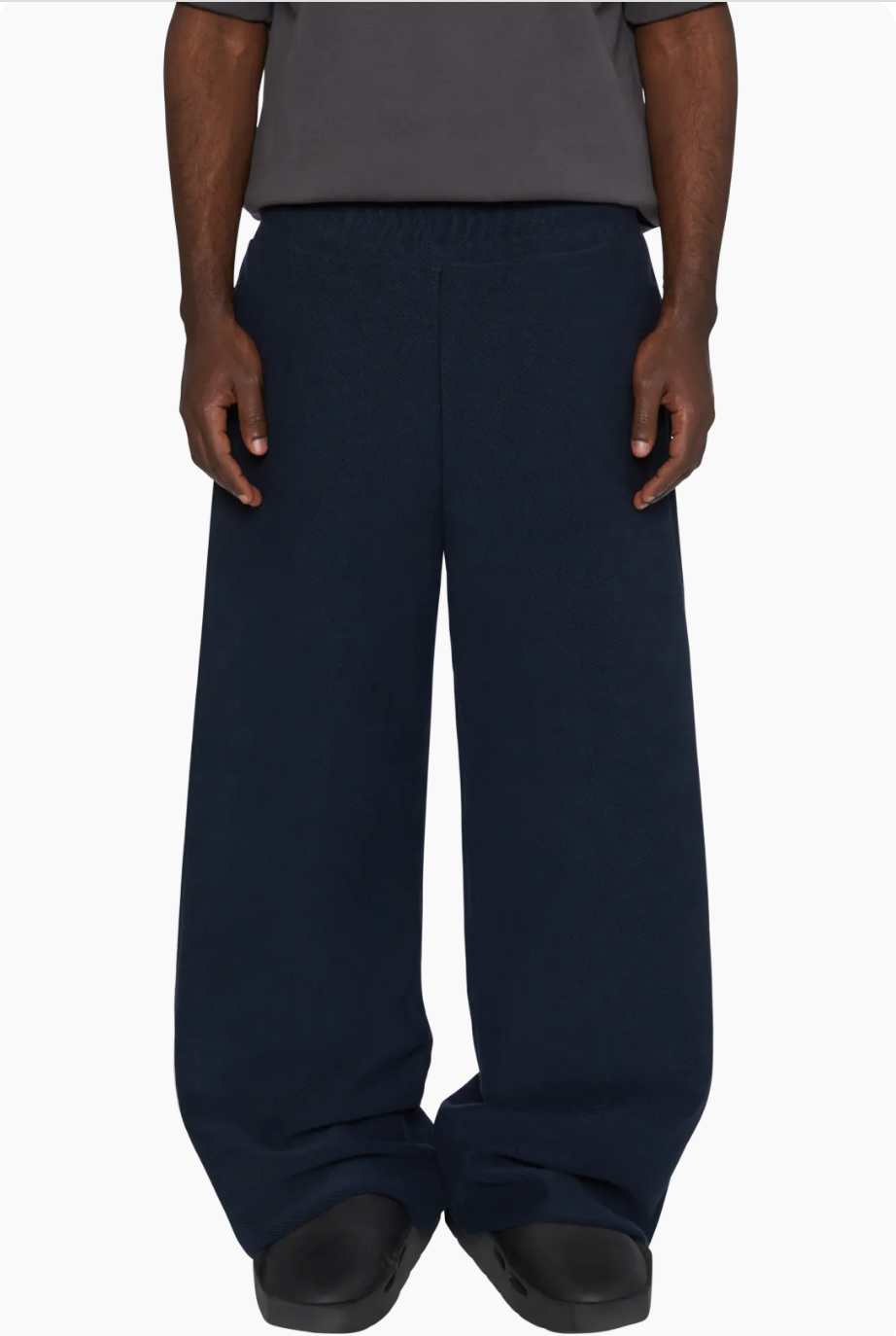 610 GSM MONOCHROME STRAIGHT LEG SWEATS